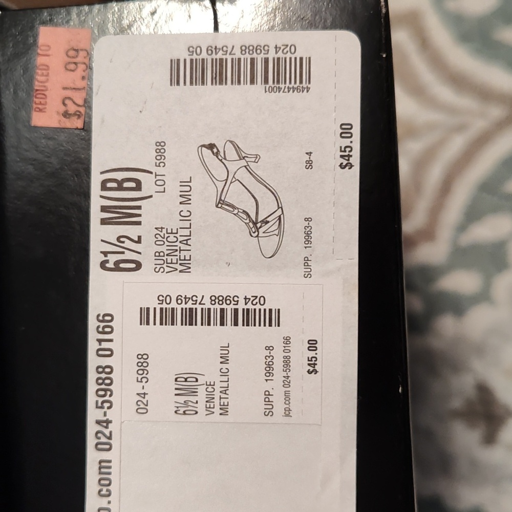 Shoes - Picture 5 of 5